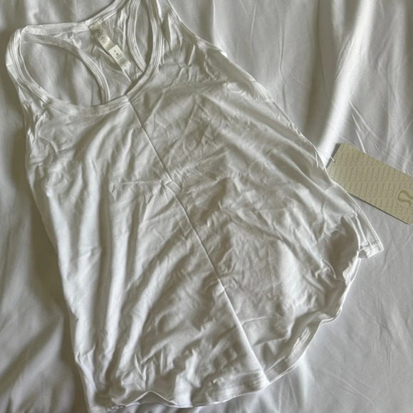 🆕🤍 Lululemon Love Tank First Release White - Picture 1 of 9